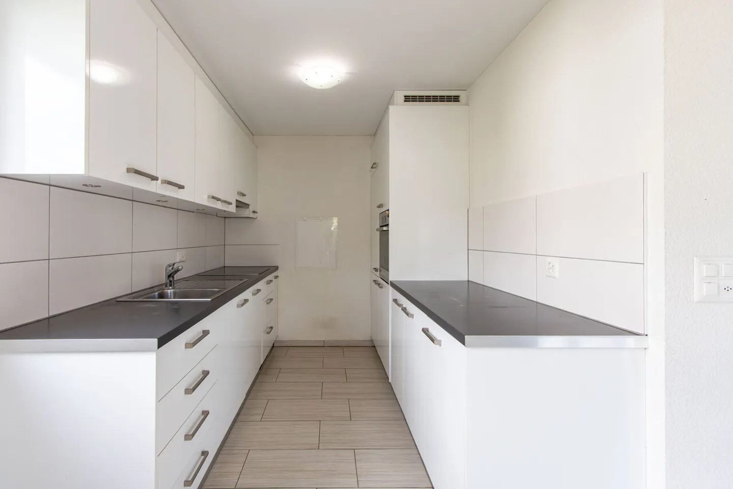 2.5-room apartment with generous garden area at the foot of Mont-Vully - Photo 5 of 11