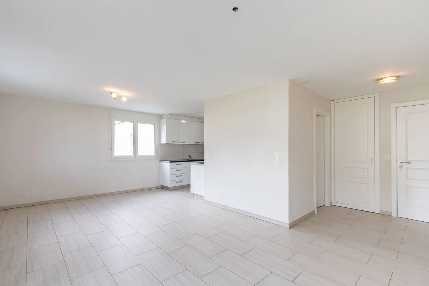 2.5-room apartment with generous garden area at the foot of Mont-Vully - Photo 2 of 11