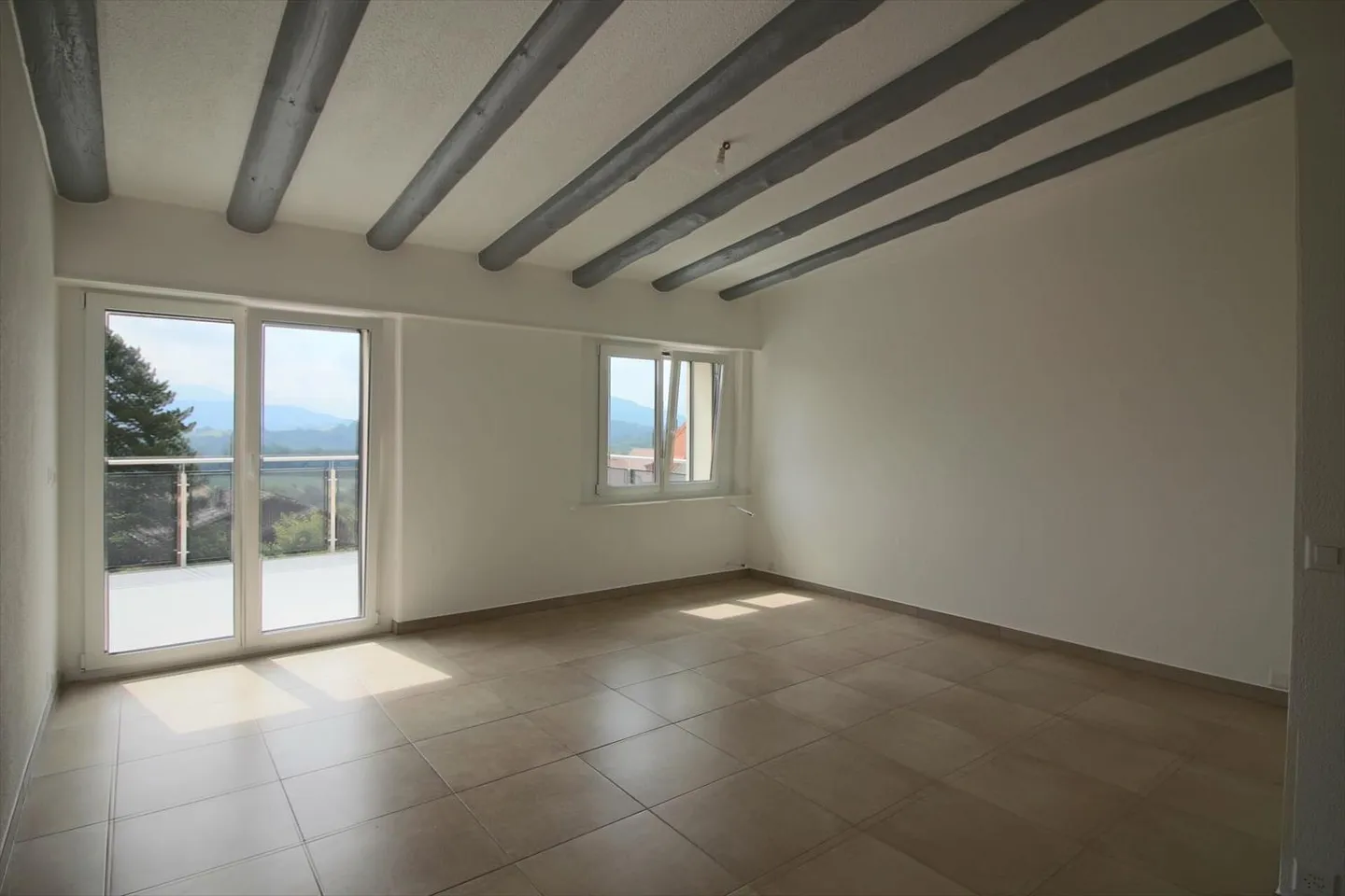 4,5-Zimmer-Dachgeschosswohnung - Foto 3 von 9