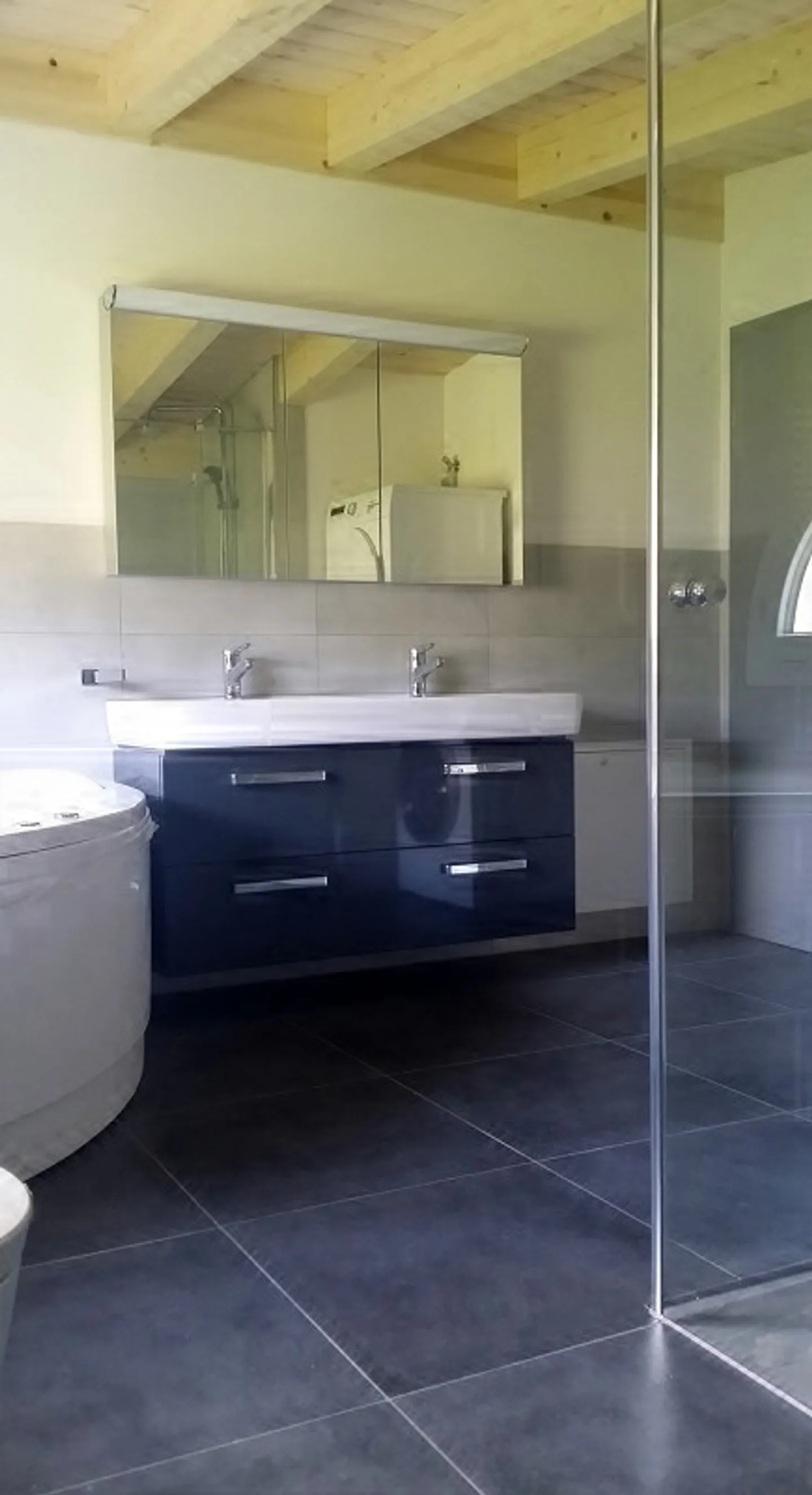 Appartement penthouse spacieux de 3,5 pièces - Photo 11 sur 25