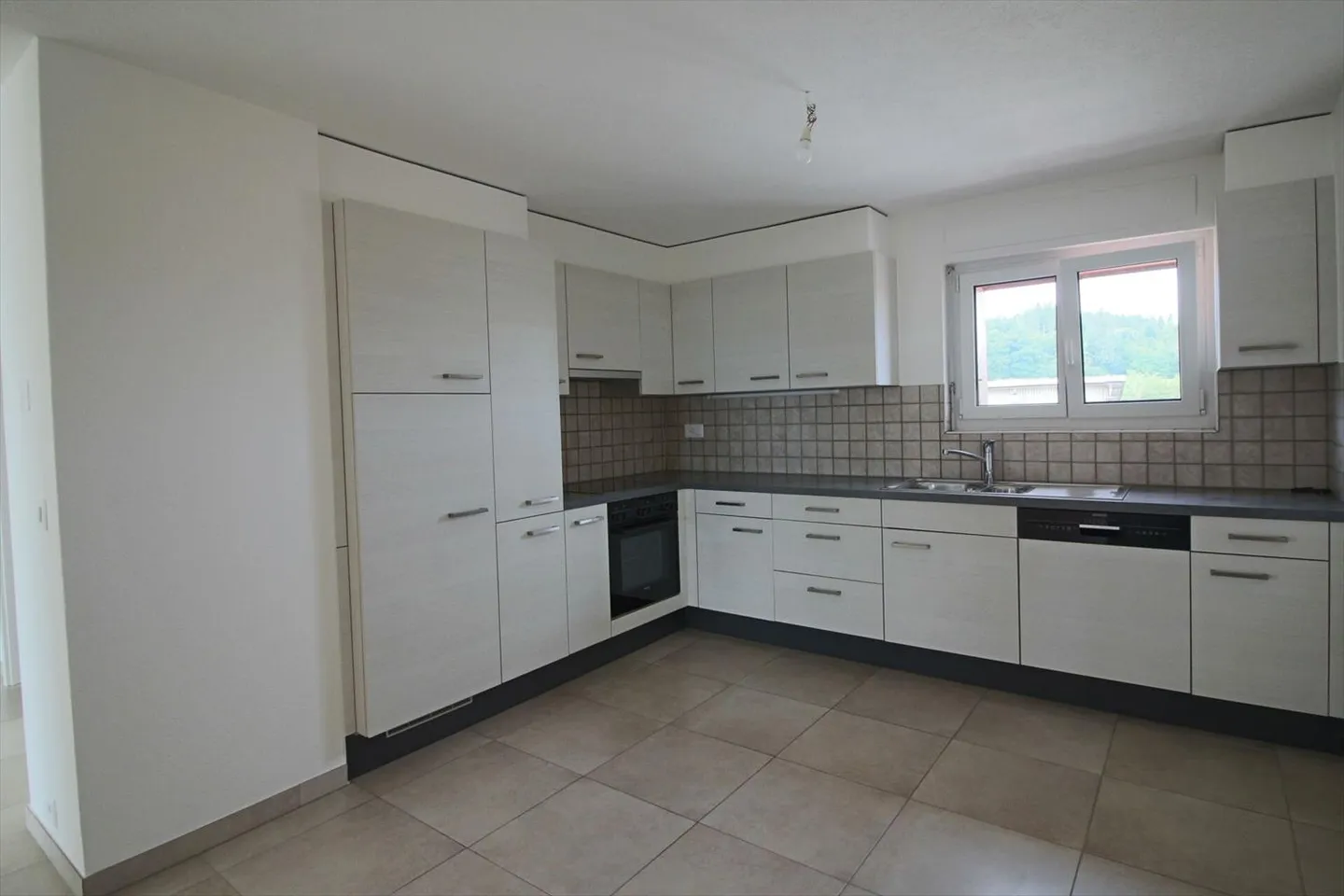 4,5-Zimmer-Dachgeschosswohnung - Foto 1 von 9