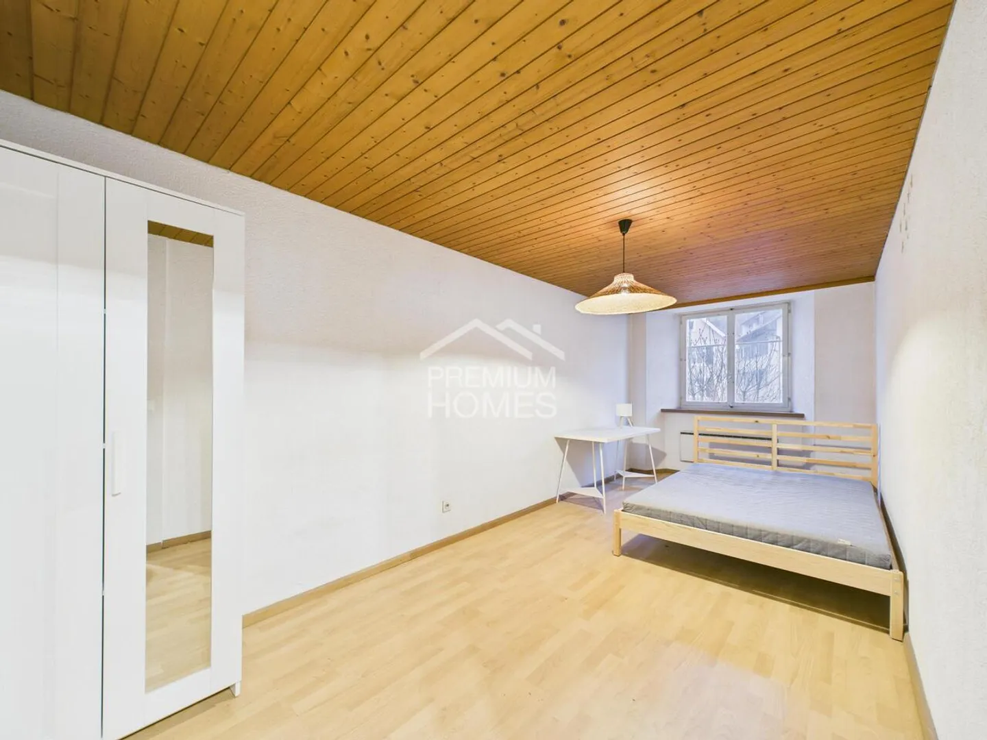 Multi-family house in Buckten with huge development potential - Photo 6 of 9