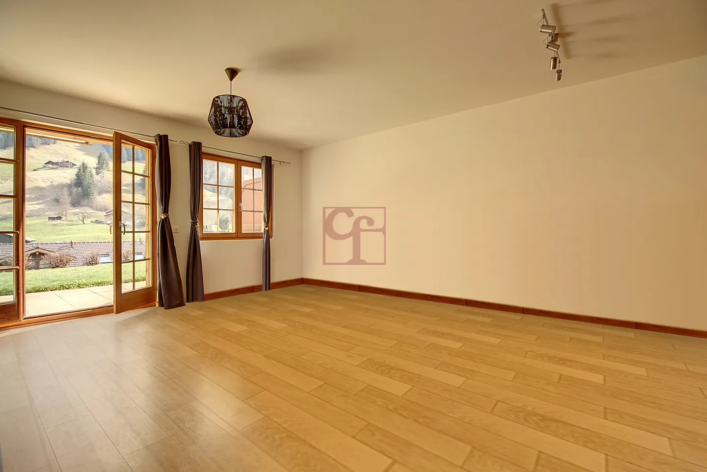 Château-d'Oex/Gérignoz - Charmante 3,5 Zimmer 15 Minuten von Gstaad - Foto 2 von 9