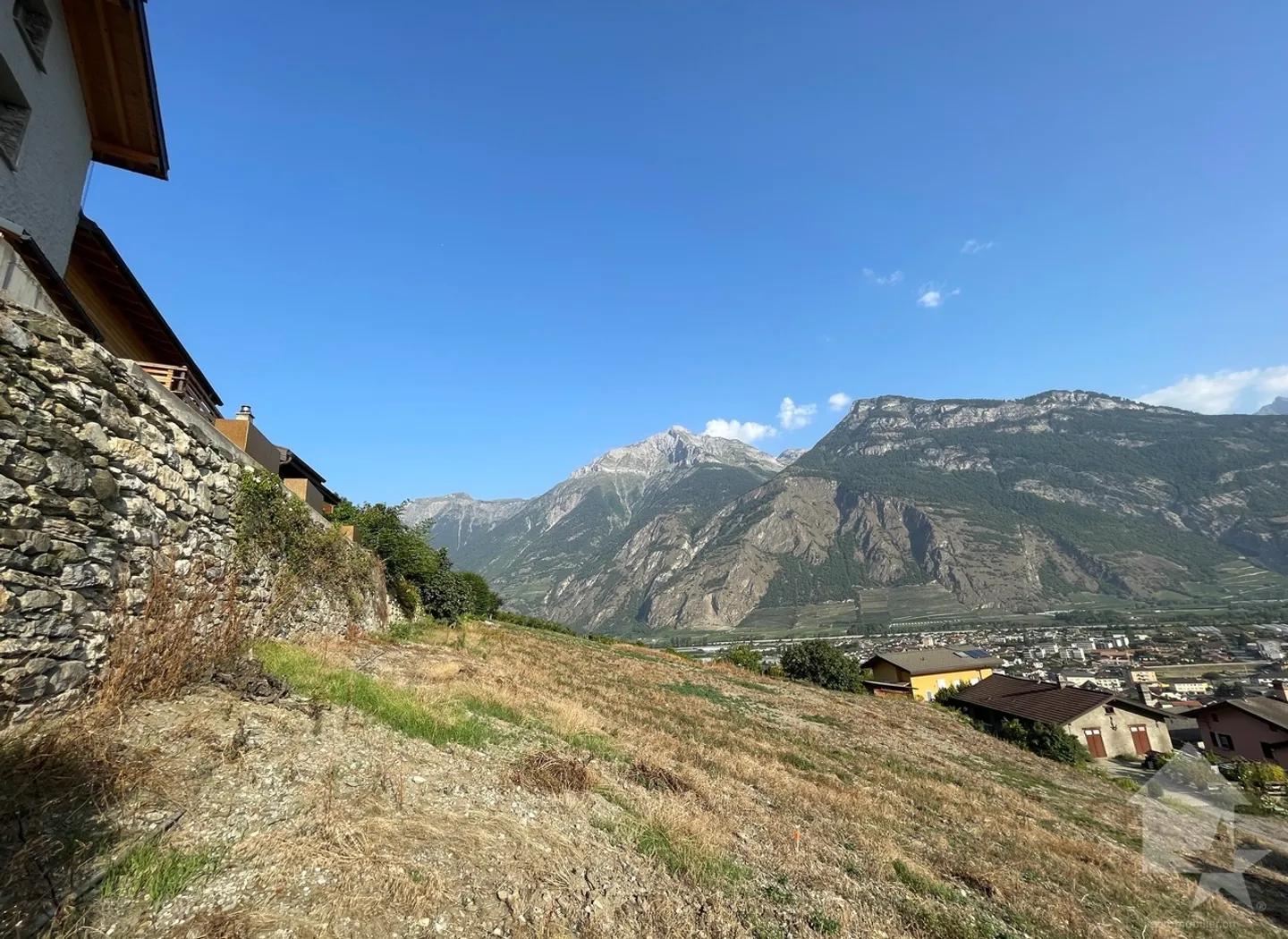 Appartamento 4,5 stanze con 133m2 e giardino di 176m2 e 2 posti auto - Foto 3 di 8