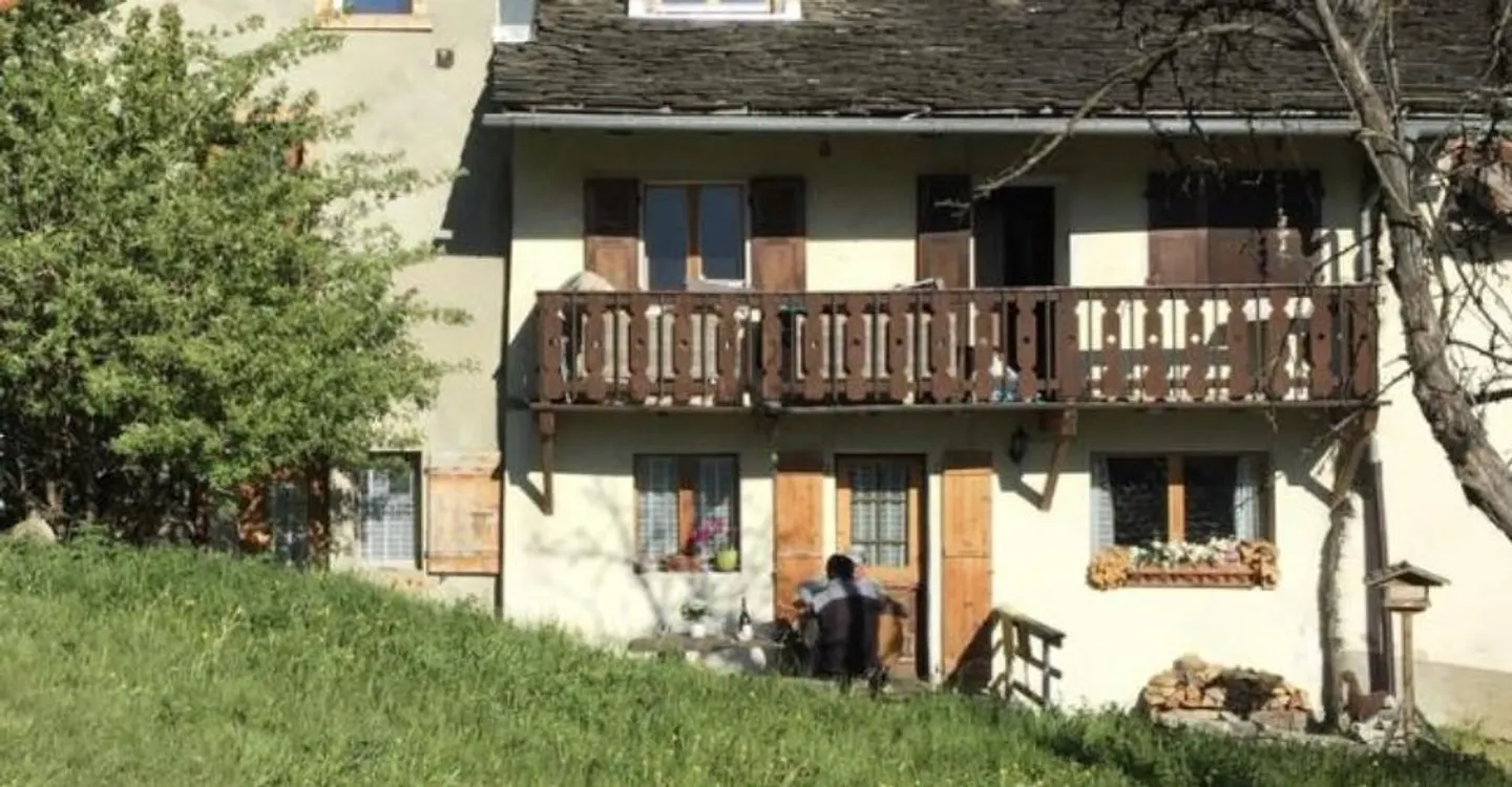 Charming Building in Villette - Photo 1 of 13