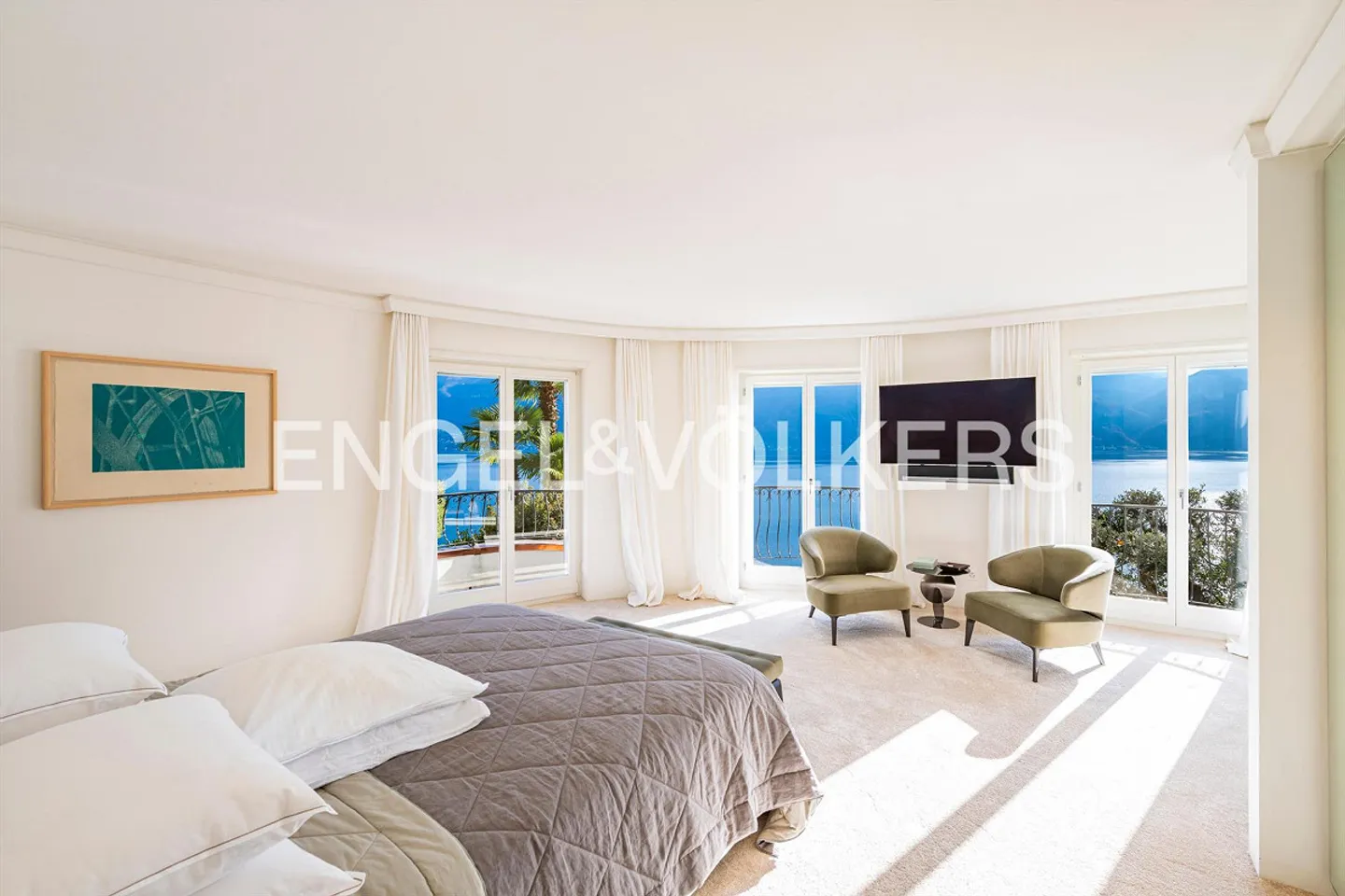 Villa rénovée de manière exclusive et de haute qualité avec vue imprenable sur le lac (42) - Photo 7 sur 13