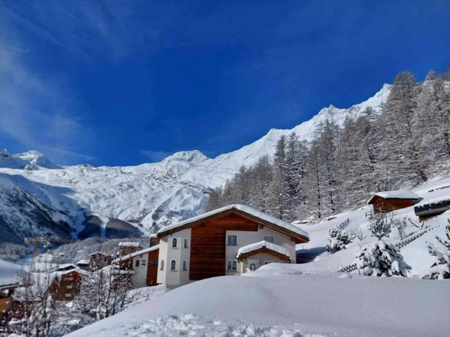 Argento con vista imbattibile sul villaggio e sull'intero panorama montano! - Foto 1 di 17