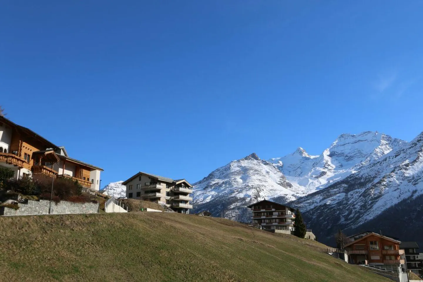 Argento con vista imbattibile sul villaggio e sull'intero panorama montano! - Foto 2 di 17