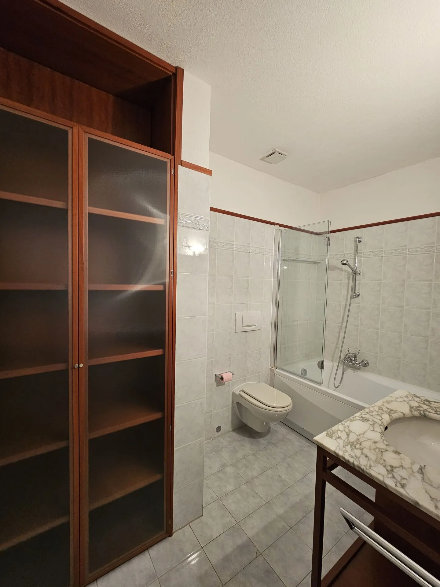 4.5 Rooms with Lake View and Garden - Photo 5 of 8