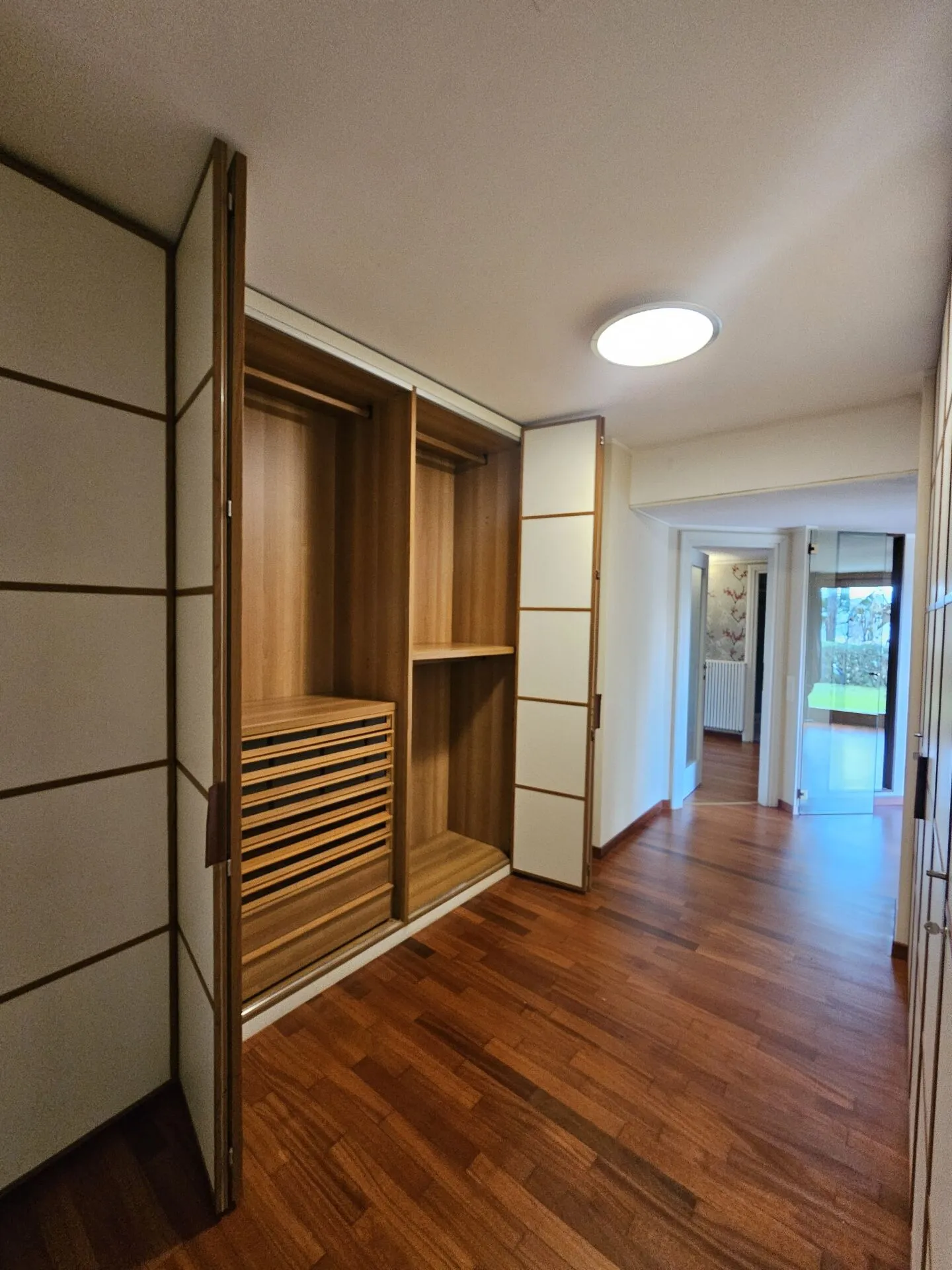 4.5 Rooms with Lake View and Garden - Photo 6 of 8