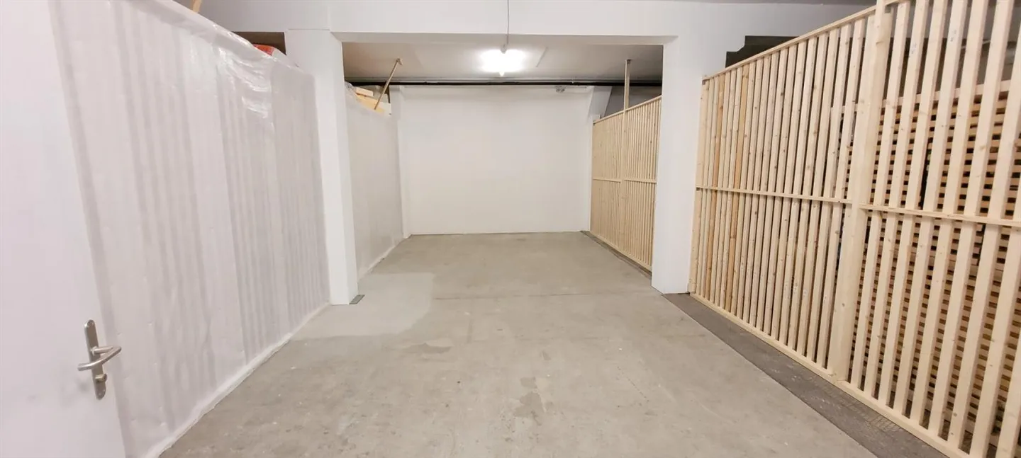 Large storage on the ground floor, easily accessible, central, video monitored - Photo 1 of 5