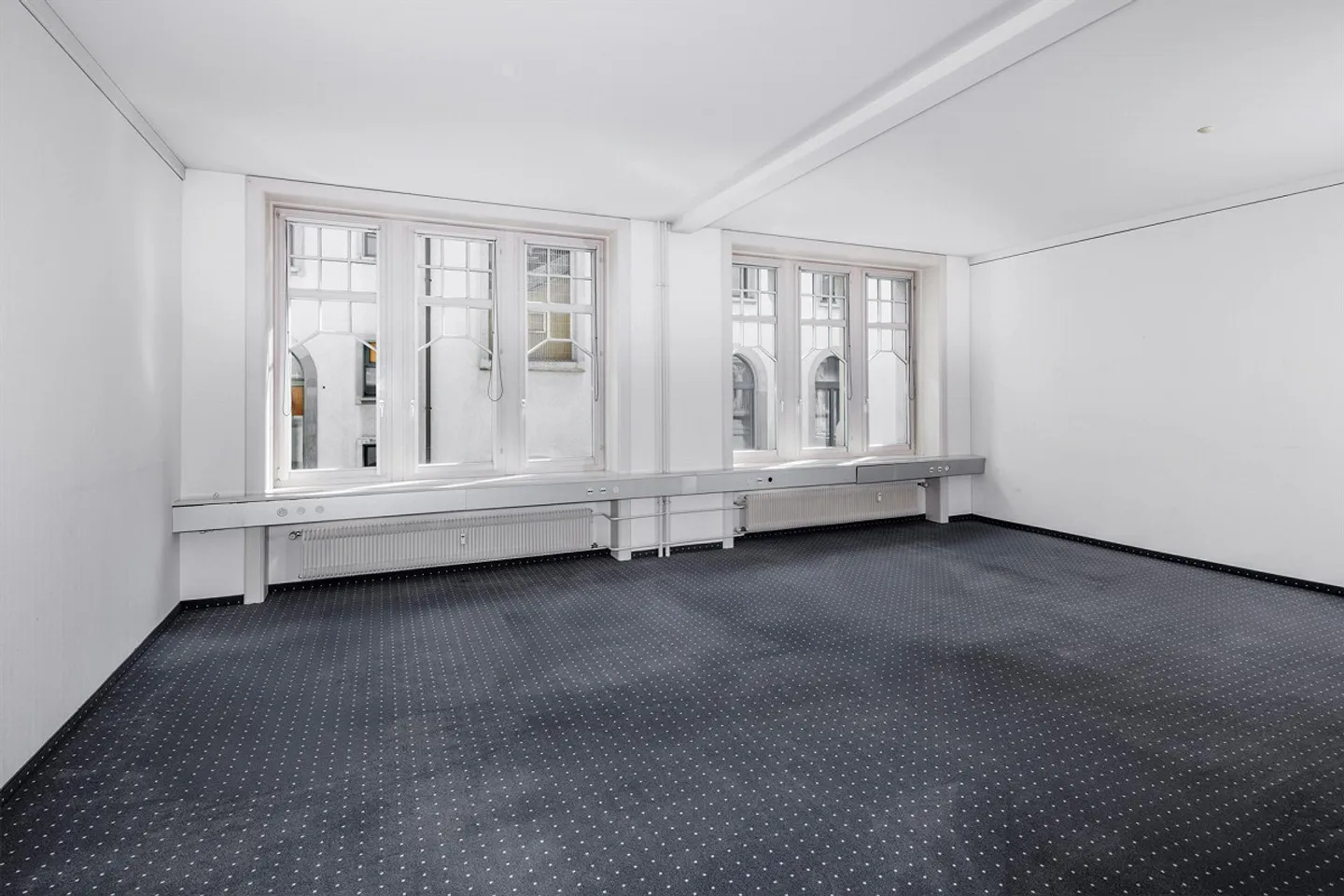 Bright office spaces are waiting for you! - Photo 4 of 8