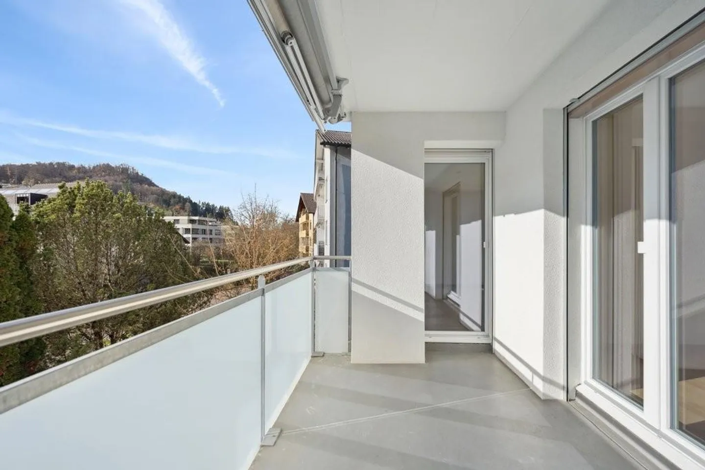 Beautiful and bright apartment for rent in Thürnen - Photo 2 of 8