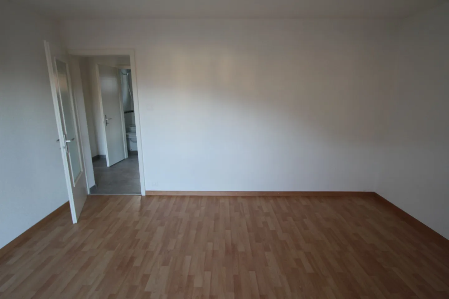 Appartement avec 3,5 pièces, neuf - Photo 3 sur 4
