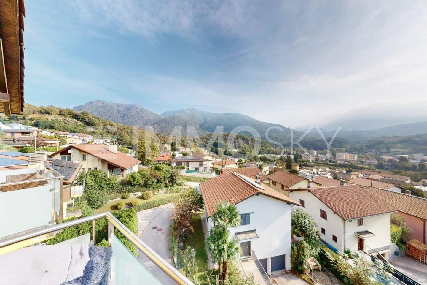 Sauna, jacuzzi, vue panoramique, ils vous attendent... - Photo 2 sur 5