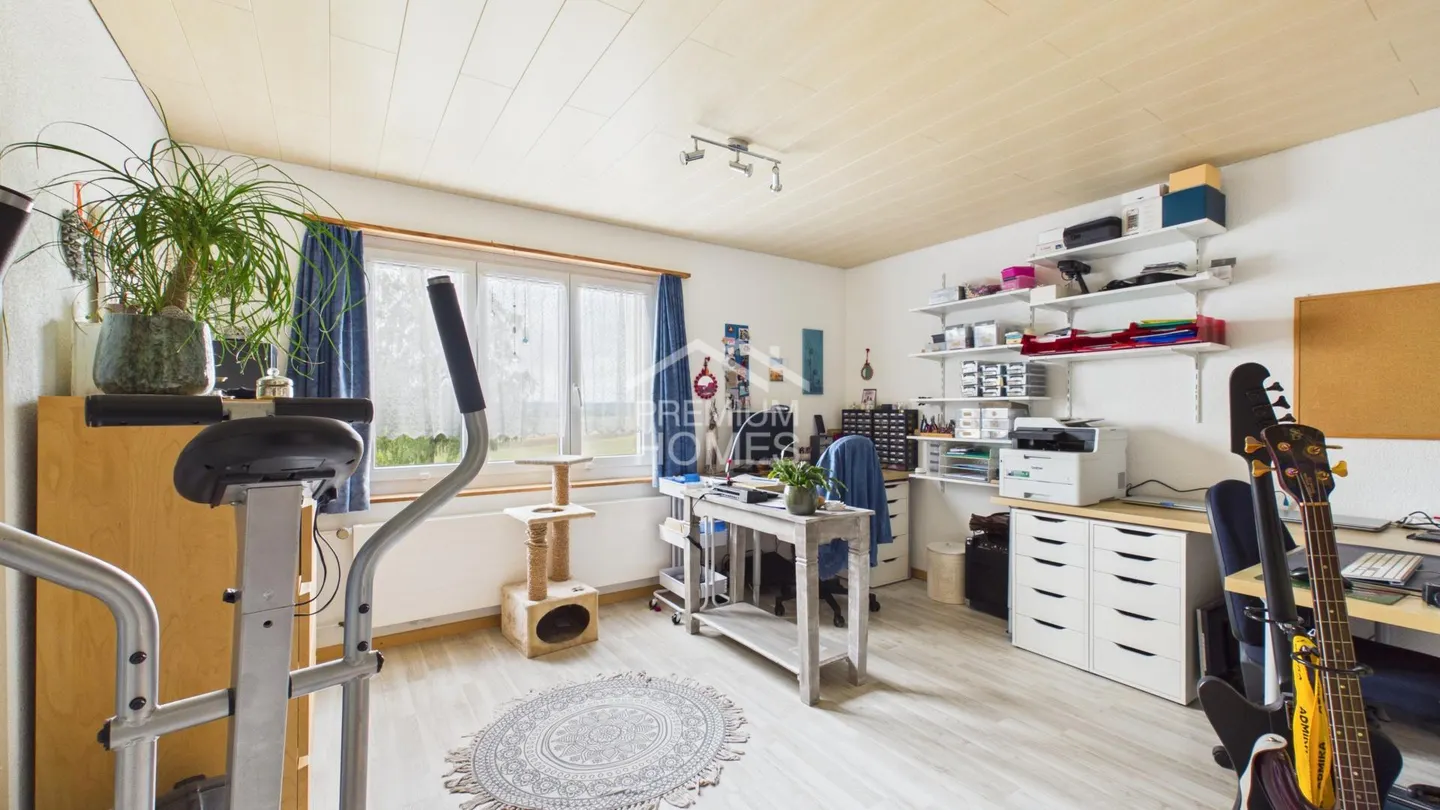 Modern Family Home in Quiet Area - Photo 7 of 10