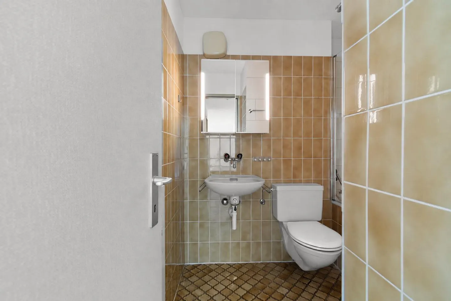 Well-maintained 2.5 room apartment in the Würzenbach district - Photo 9 of 12