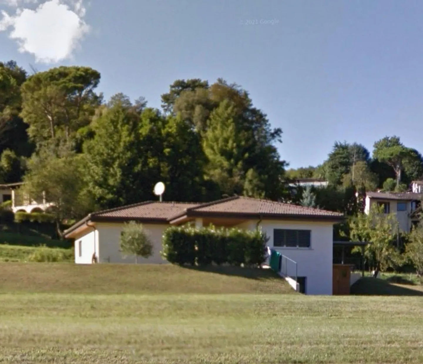 Living the green, every day – Detached house facing the pond - Photo 5 of 12