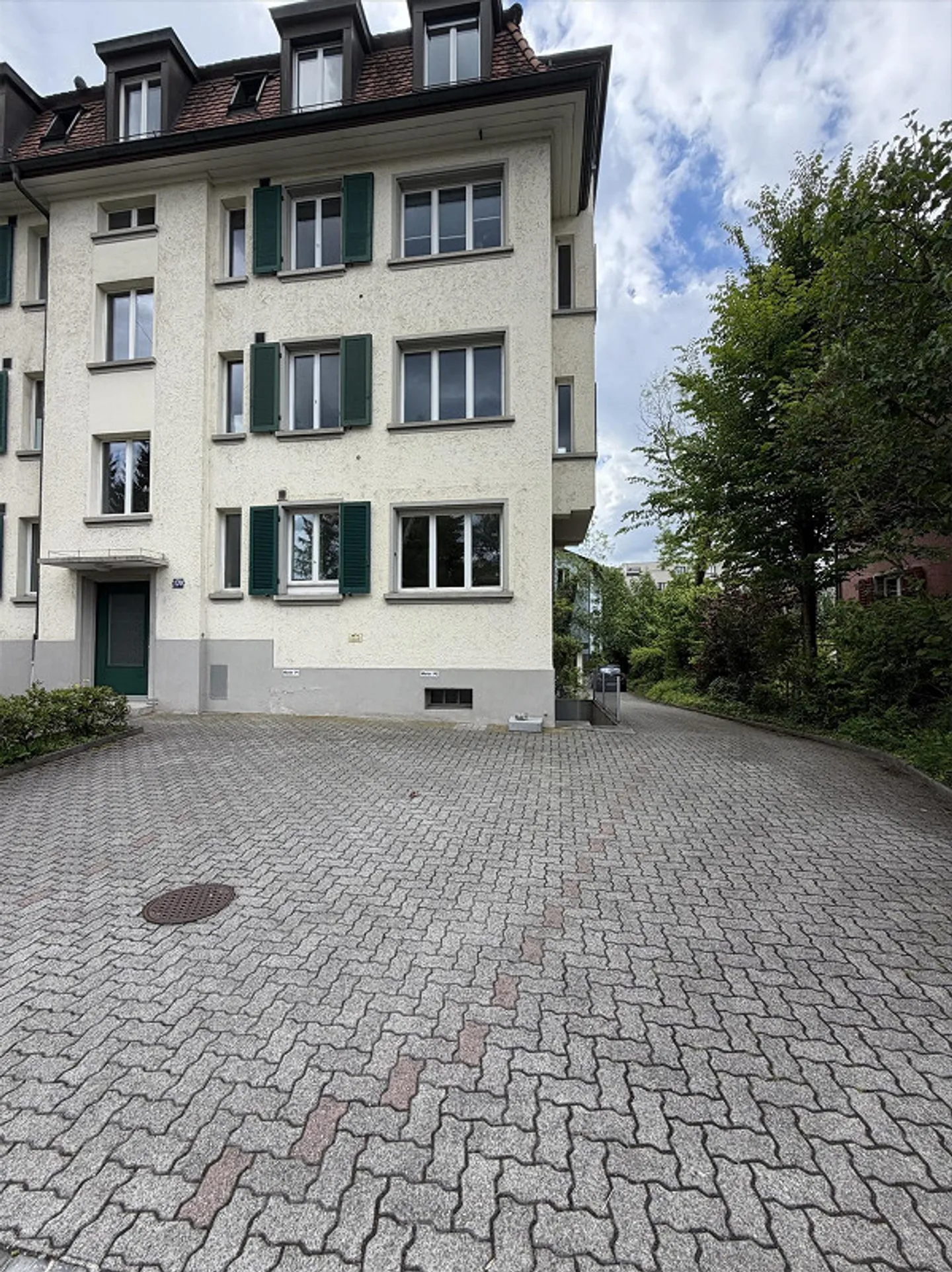 Deposito di 29 m² in una posizione tranquilla a Zurigo-Wollishofen - Foto 1 di 6