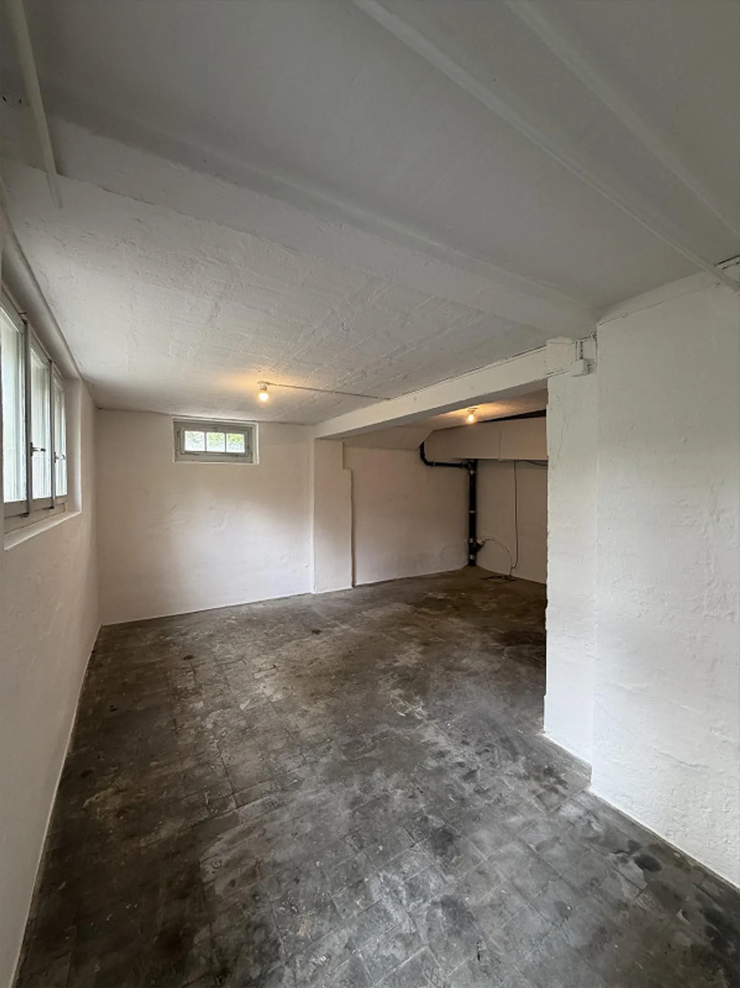 Deposito di 29 m² in una posizione tranquilla a Zurigo-Wollishofen - Foto 2 di 6