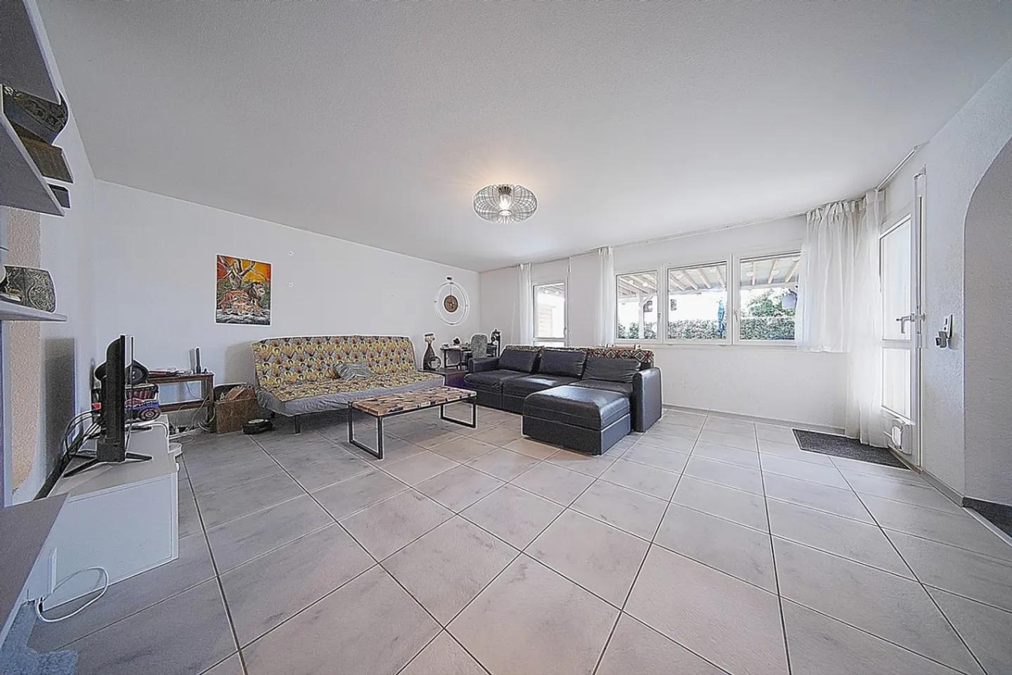 Spacieux appartement avec jardin - Photo 3 sur 13