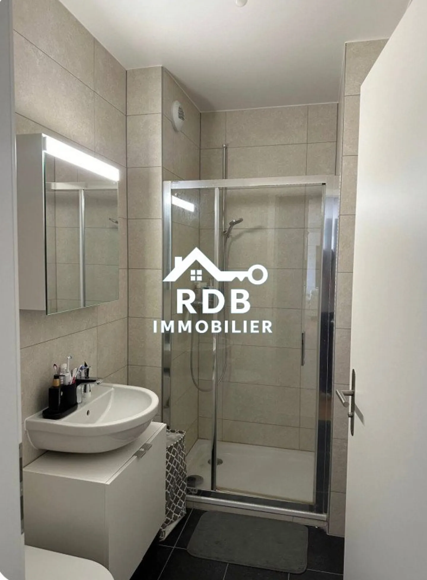 Appartement lumineux de 6 pièces - Photo 6 sur 6