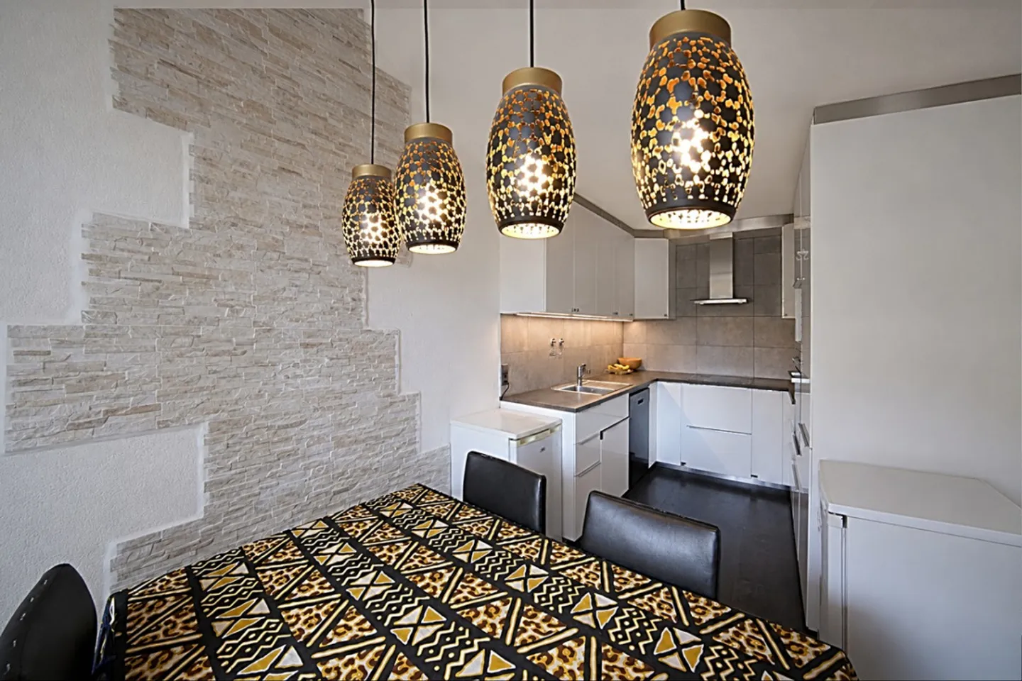Spacieux appartement avec jardin - Photo 5 sur 13