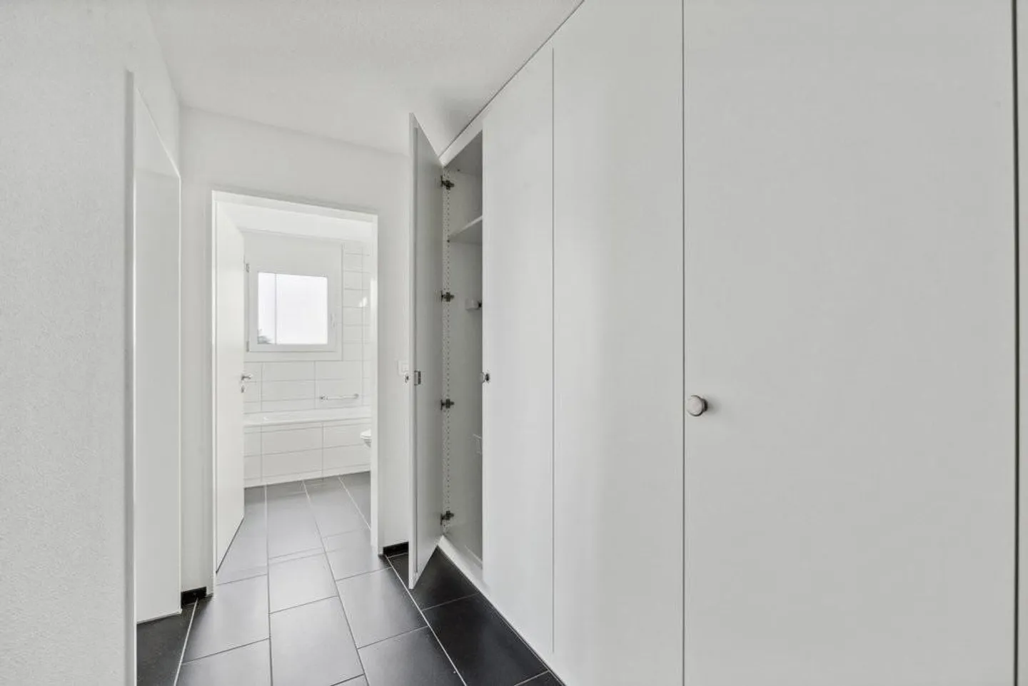 Moderne Wohnung mit Garten - Foto 5 von 11