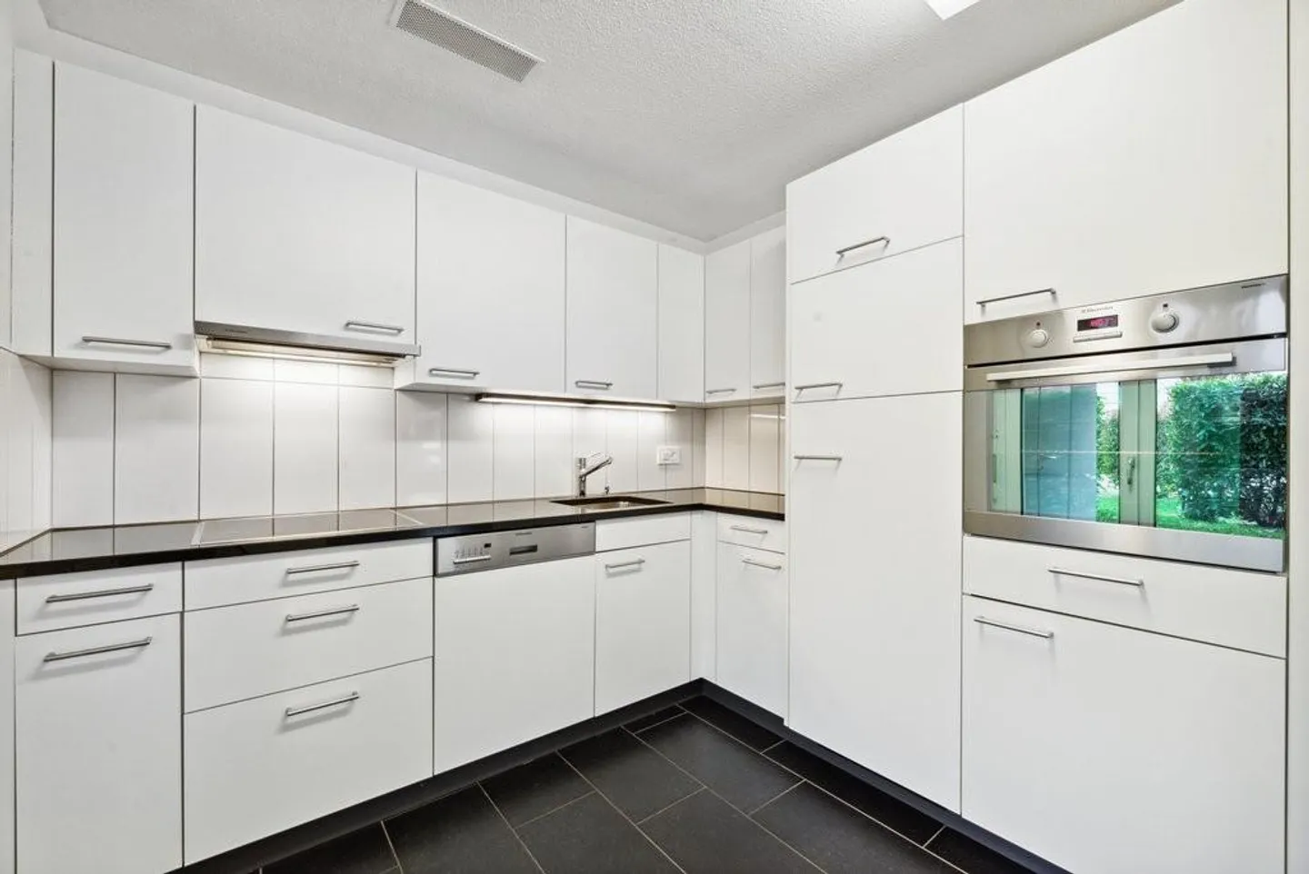 Moderne Wohnung mit Garten - Foto 2 von 11