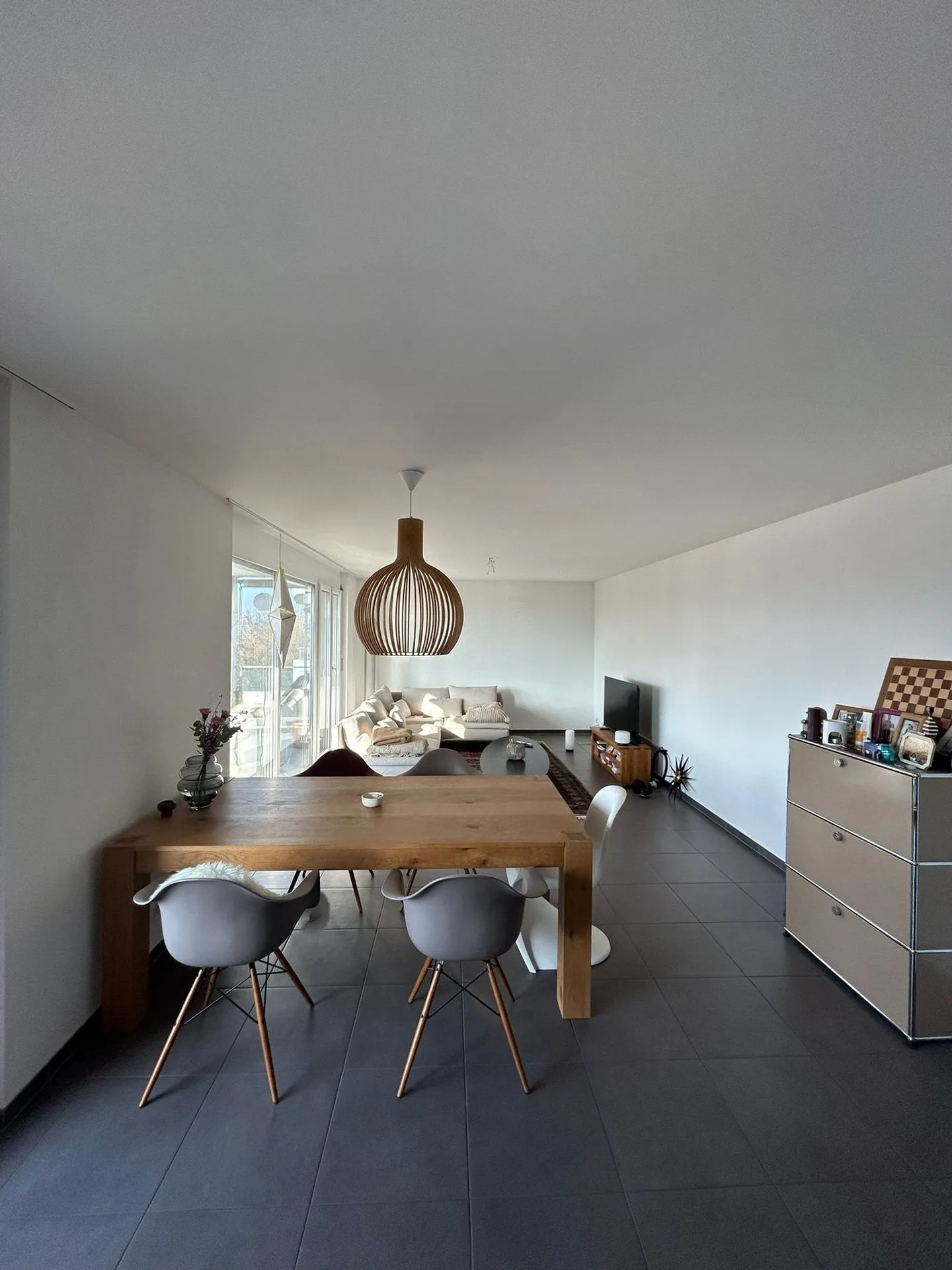 Modern 4.5-room apartment with large balcony in Dornach - Photo 2 of 9