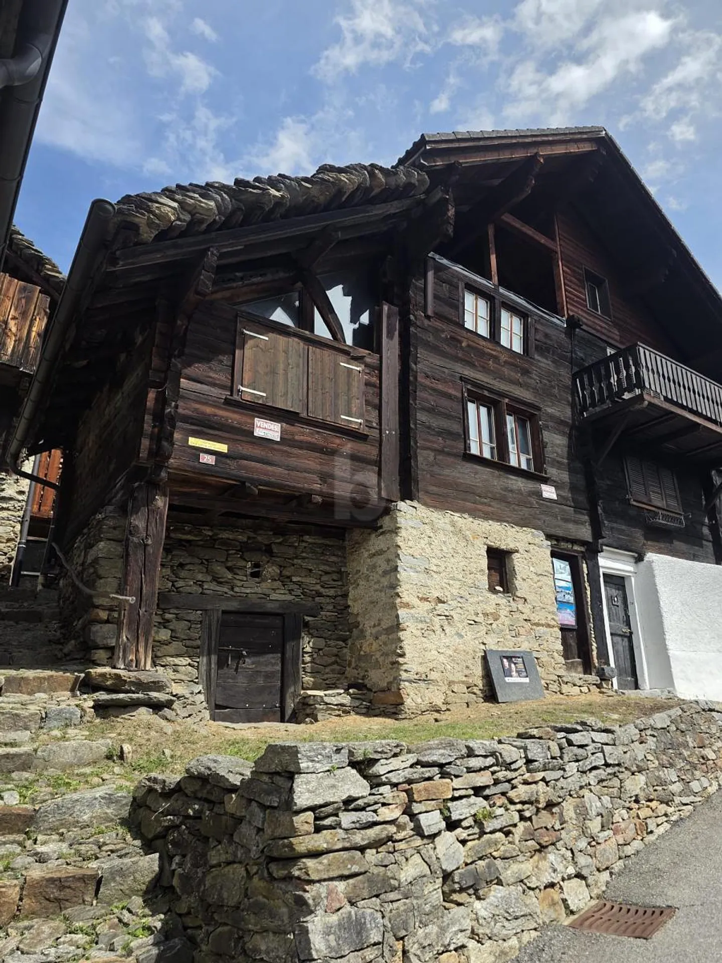 TYPICAL, IN A SUNNY LOCATION IN THE HISTORICAL CENTER - Photo 5 of 6