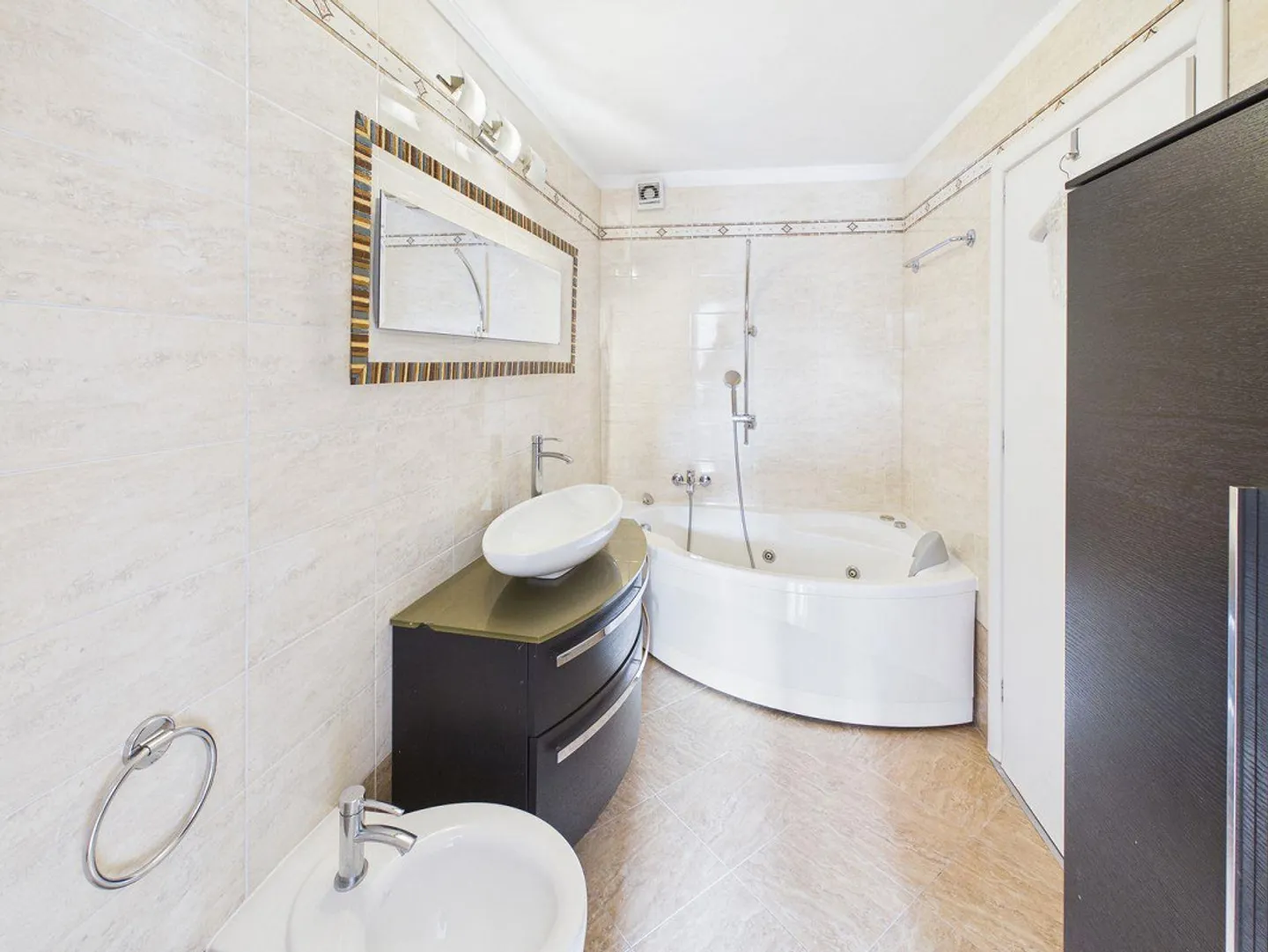 Charming House in Historic Agno - Photo 13 of 19