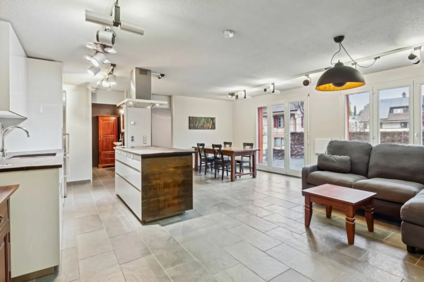 Versatile Residential and Commercial Property in Bolligen - Photo 3 of 13