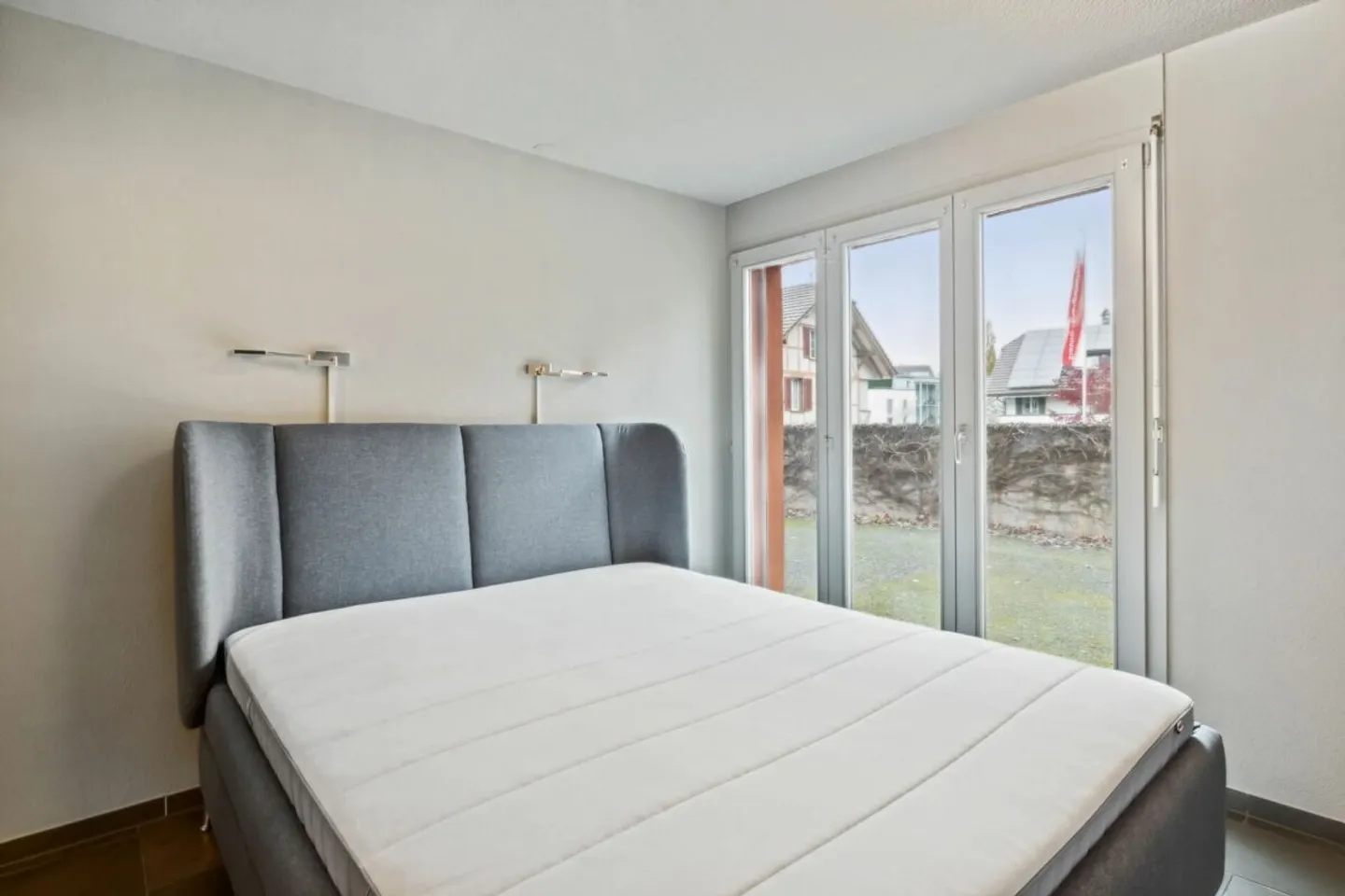 Versatile Residential and Commercial Property in Bolligen - Photo 4 of 13