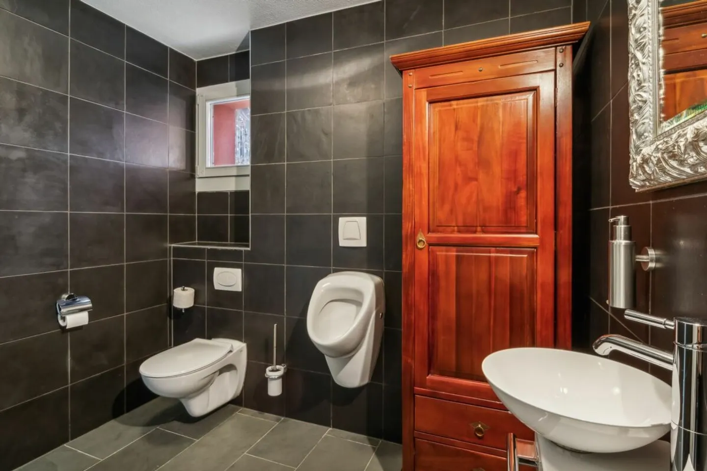 Versatile Residential and Commercial Property in Bolligen - Photo 8 of 13