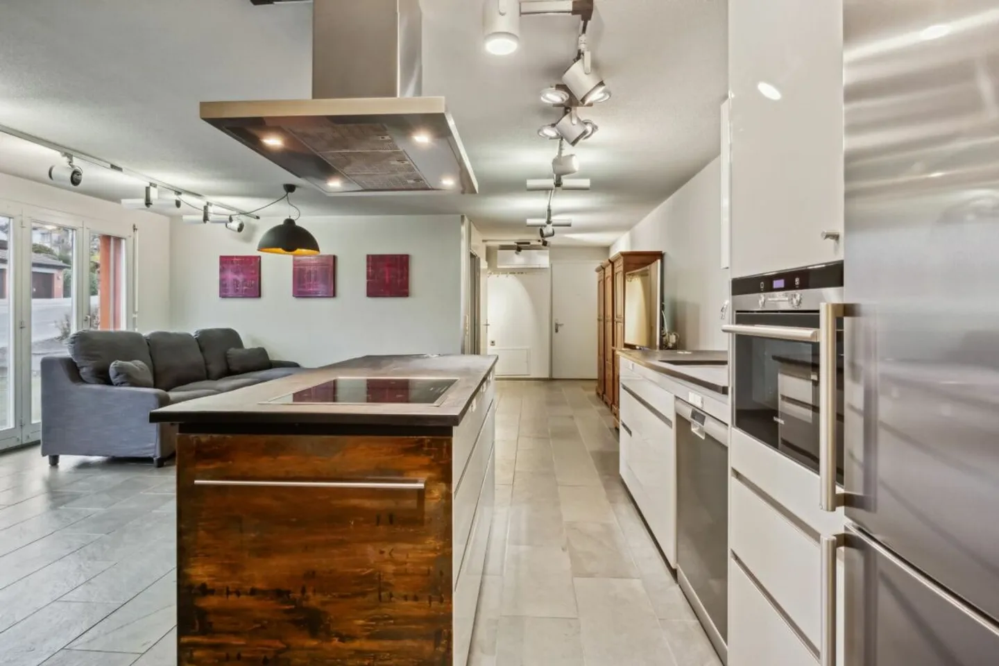 Versatile Residential and Commercial Property in Bolligen - Photo 5 of 13