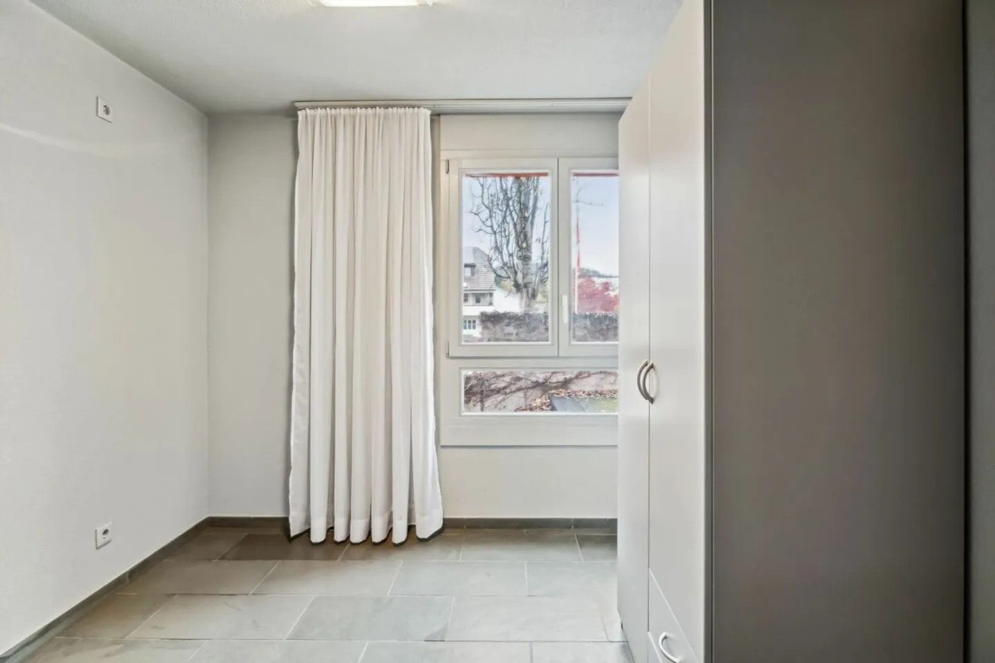 Versatile Residential and Commercial Property in Bolligen - Photo 7 of 13