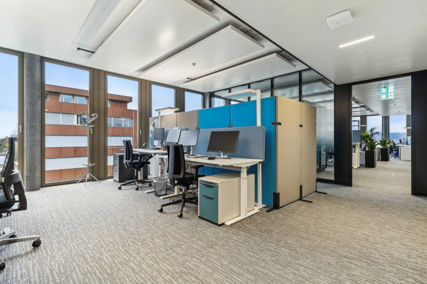 Bezugsbereite top ausgebaute und bei Interesse auch möblierte Bürofläche an guter Lage - Foto 11 von 15