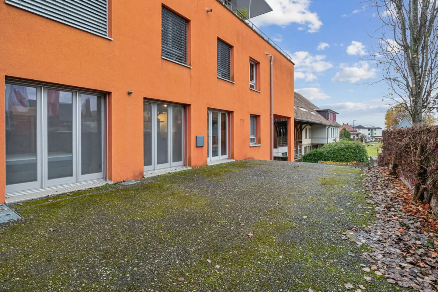 Versatile Residential and Commercial Property in Bolligen - Photo 11 of 13