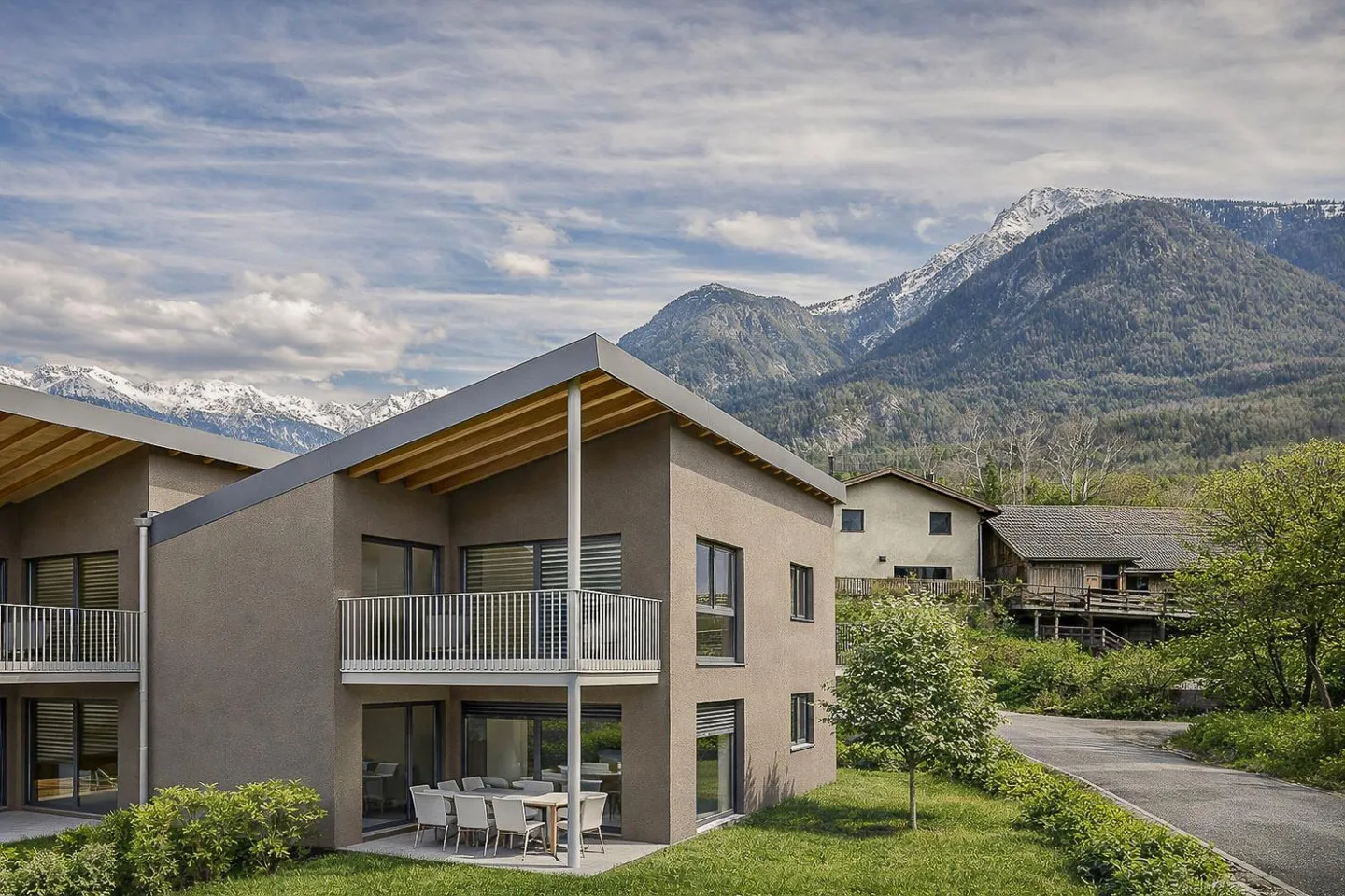 Appartamento 3,5 locali con ingresso privato – giardino privato o attico luminoso - Foto 2 di 5