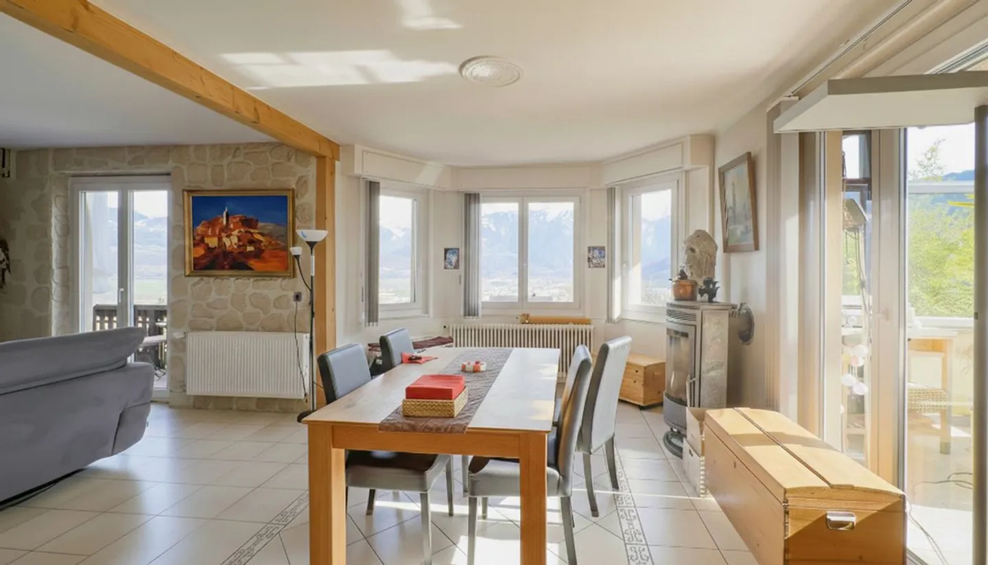 Charmante maison individuelle avec 6,5 pièces et une vue magnifique sur la plaine et les Dents-du-Midi. - Photo 6 sur 13
