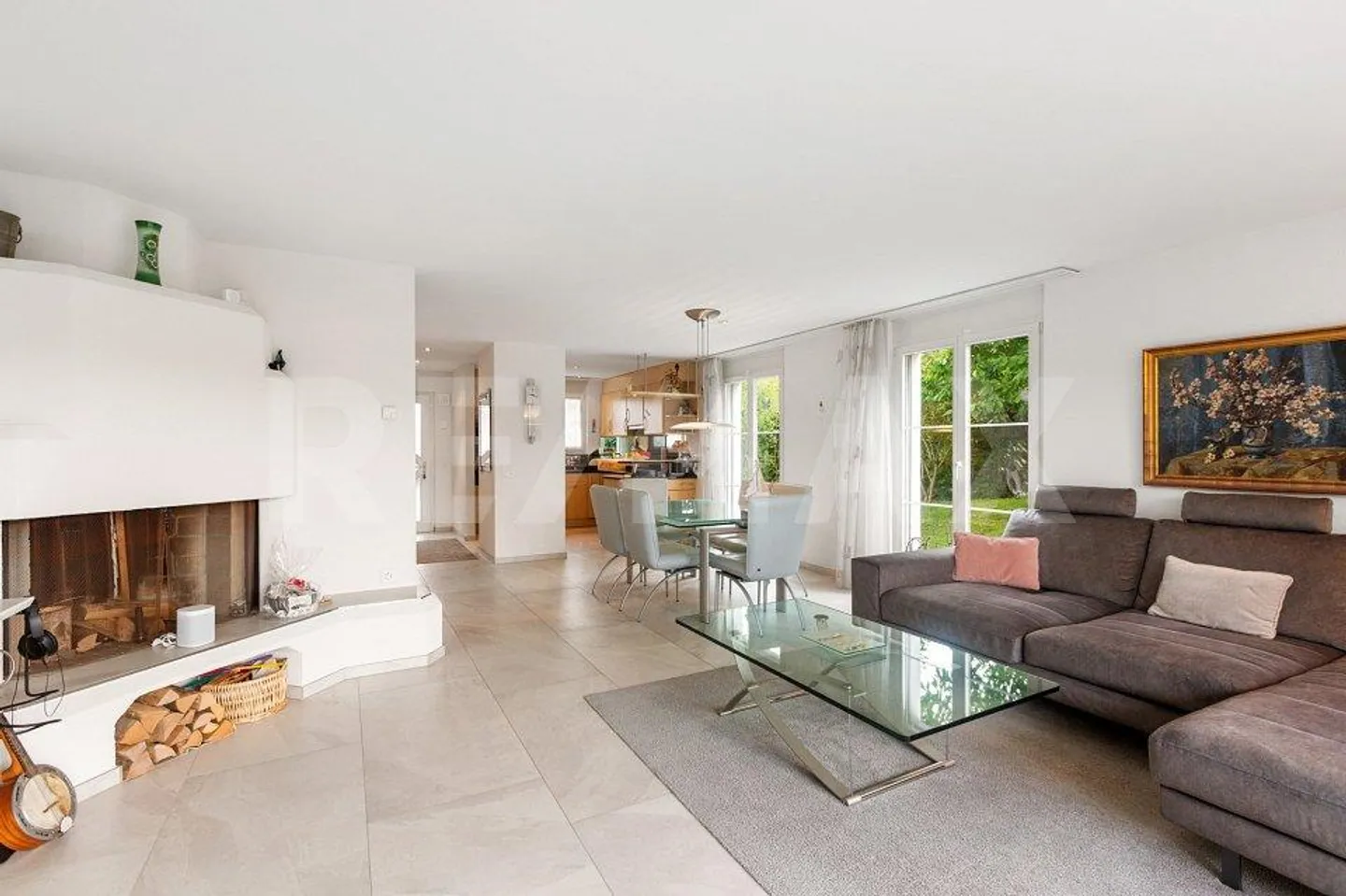 5.5-Room Corner House with Plenty of Privacy and Wide Views - Photo 4 of 13