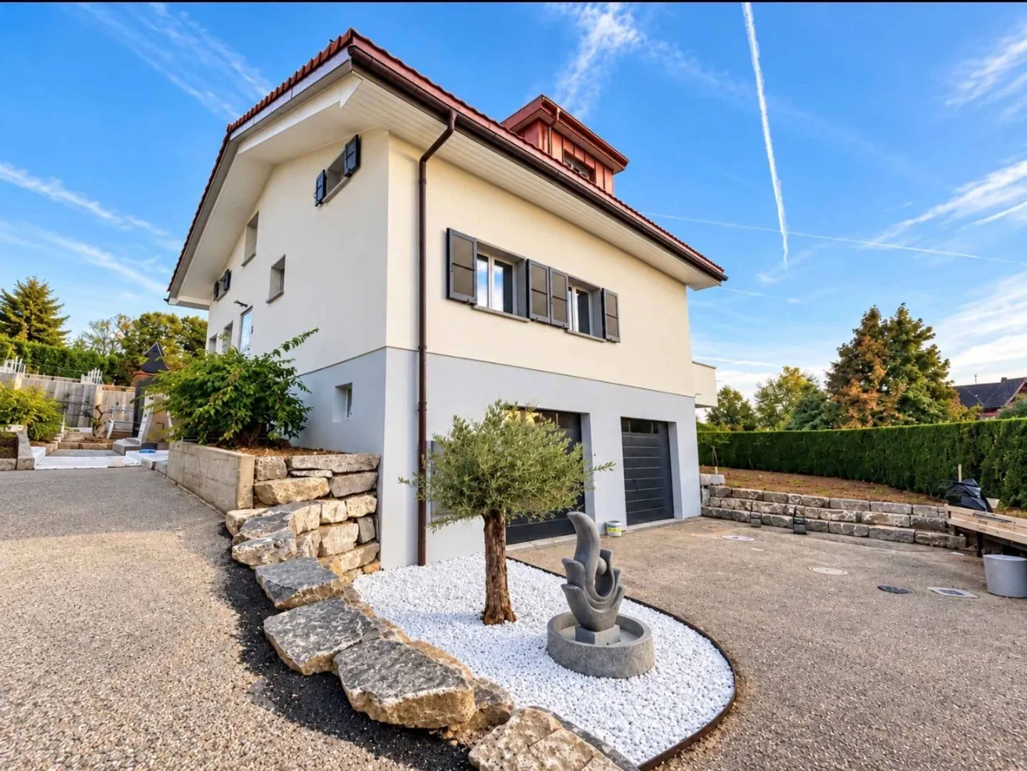 Appartement Charmant avec Vue sur le Lac - Photo 2 sur 9
