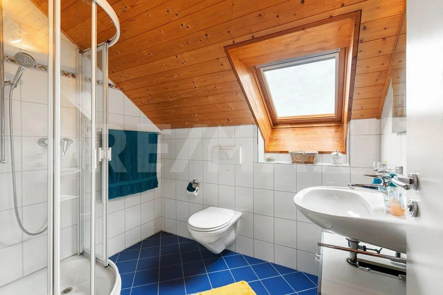 5.5-Room Corner House with Plenty of Privacy and Wide Views - Photo 10 of 13