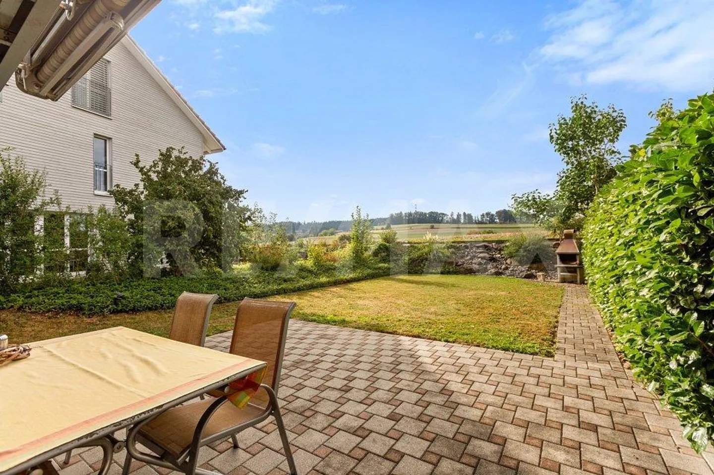 5.5-Room Corner House with Plenty of Privacy and Wide Views - Photo 11 of 13