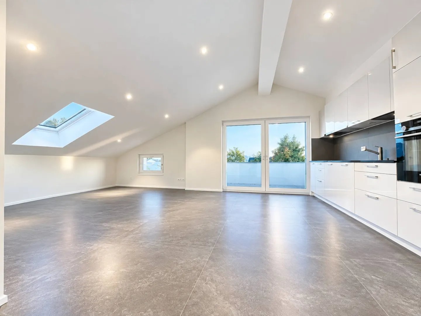 Appartement Charmant avec Vue sur le Lac - Photo 4 sur 9