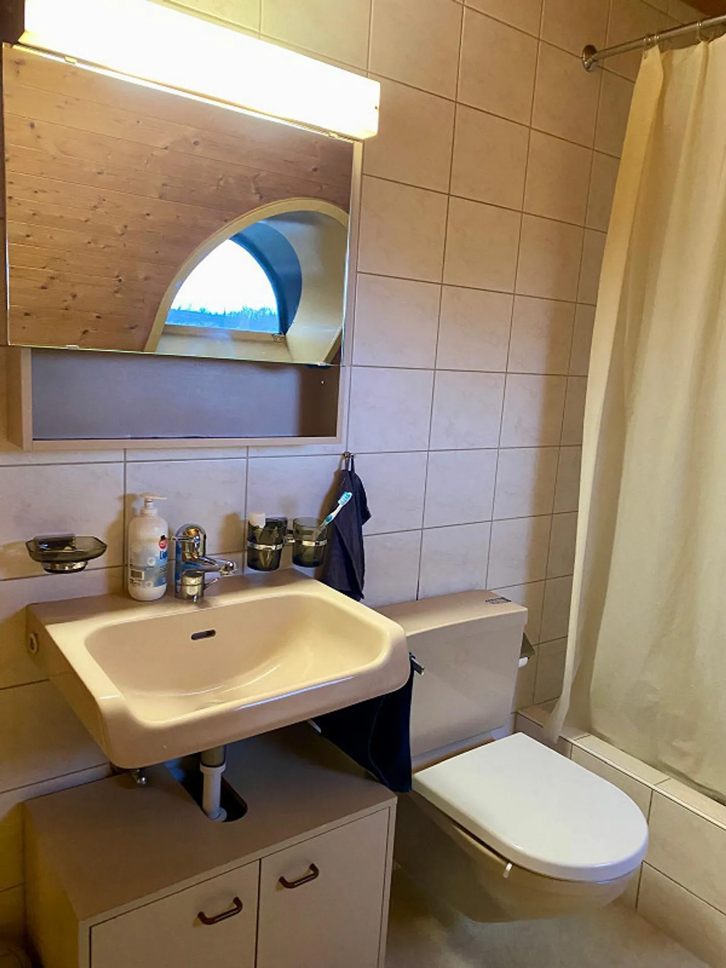 1.5 Room Quiet Attic Apartment in Stedtli Laufen - Photo 5 of 5