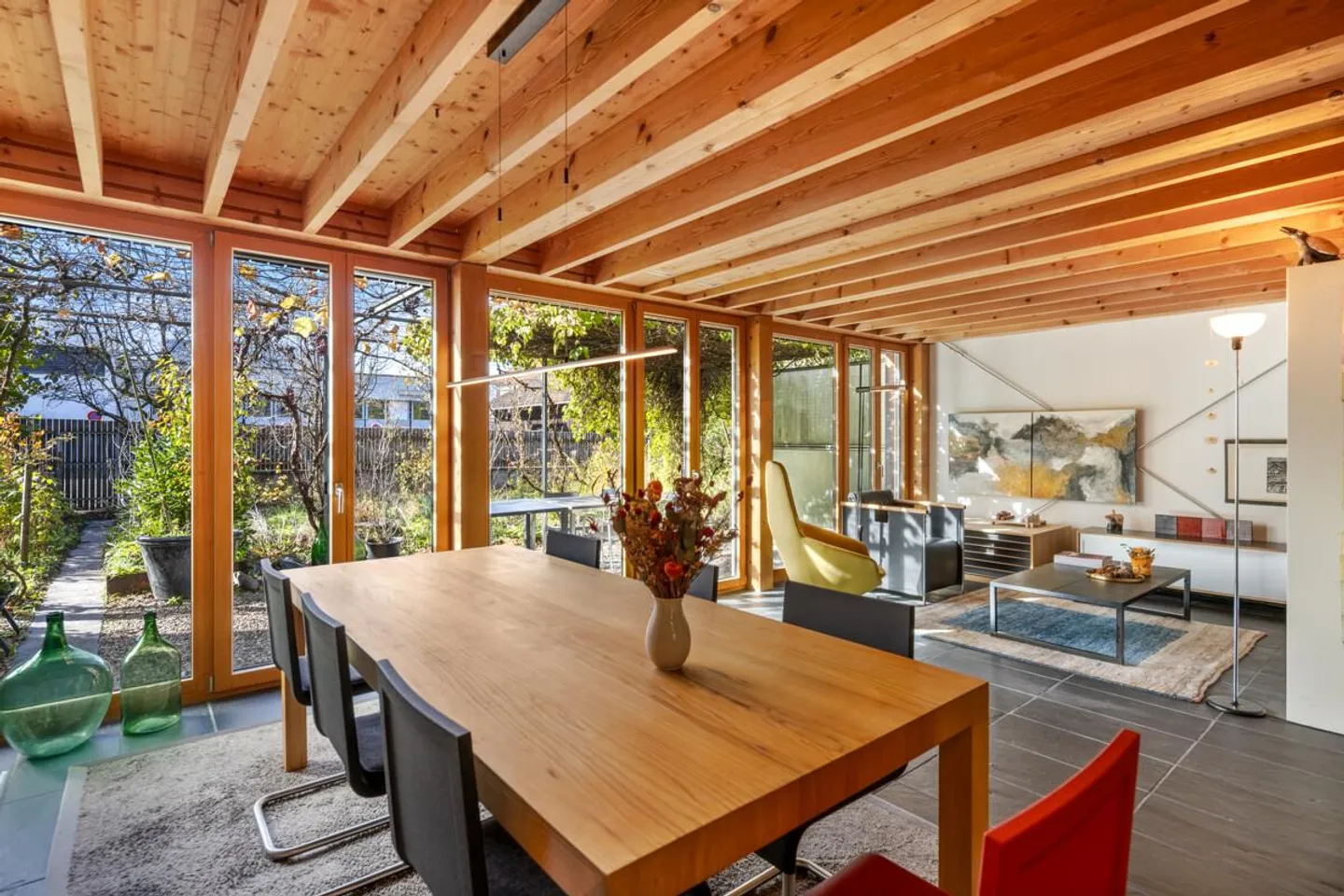 Uster: modernes Reihenhaus mit Terrasse und Garten - Foto 1 von 6