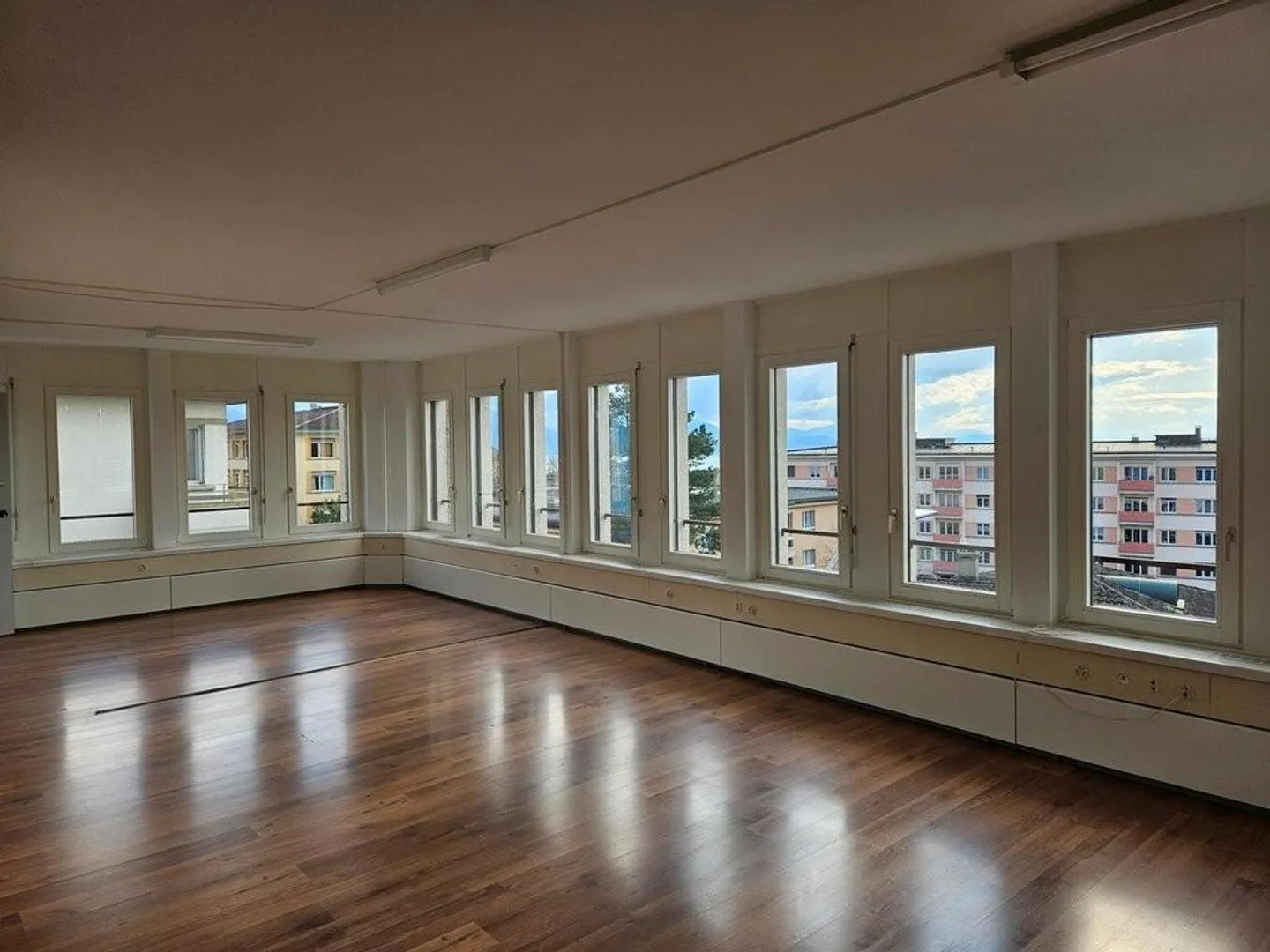 Spazio ufficio in affitto - Foto 4 di 5