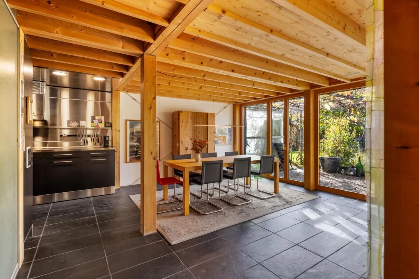 Uster: modernes Reihenhaus mit Terrasse und Garten - Foto 3 von 6